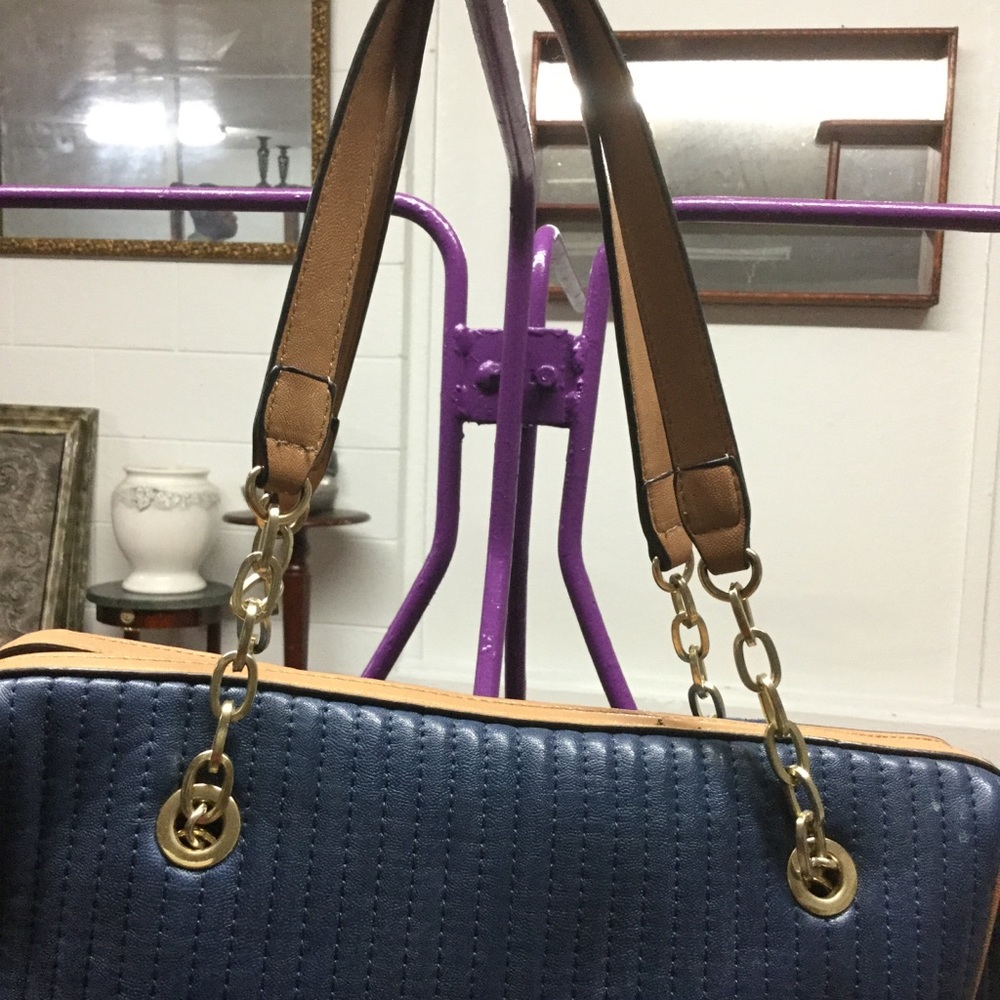 Anne Klein - Picture 2 of 8